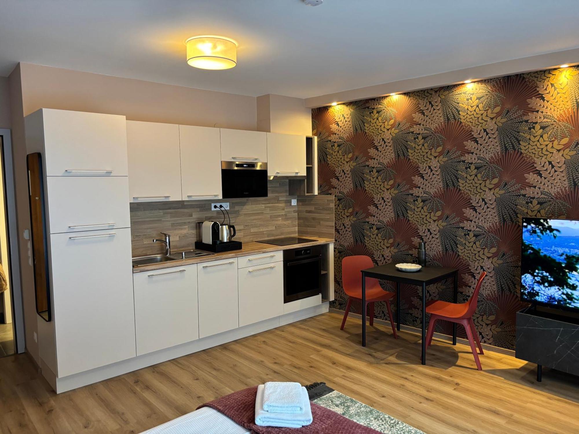 Broadway Residence — Photos 2